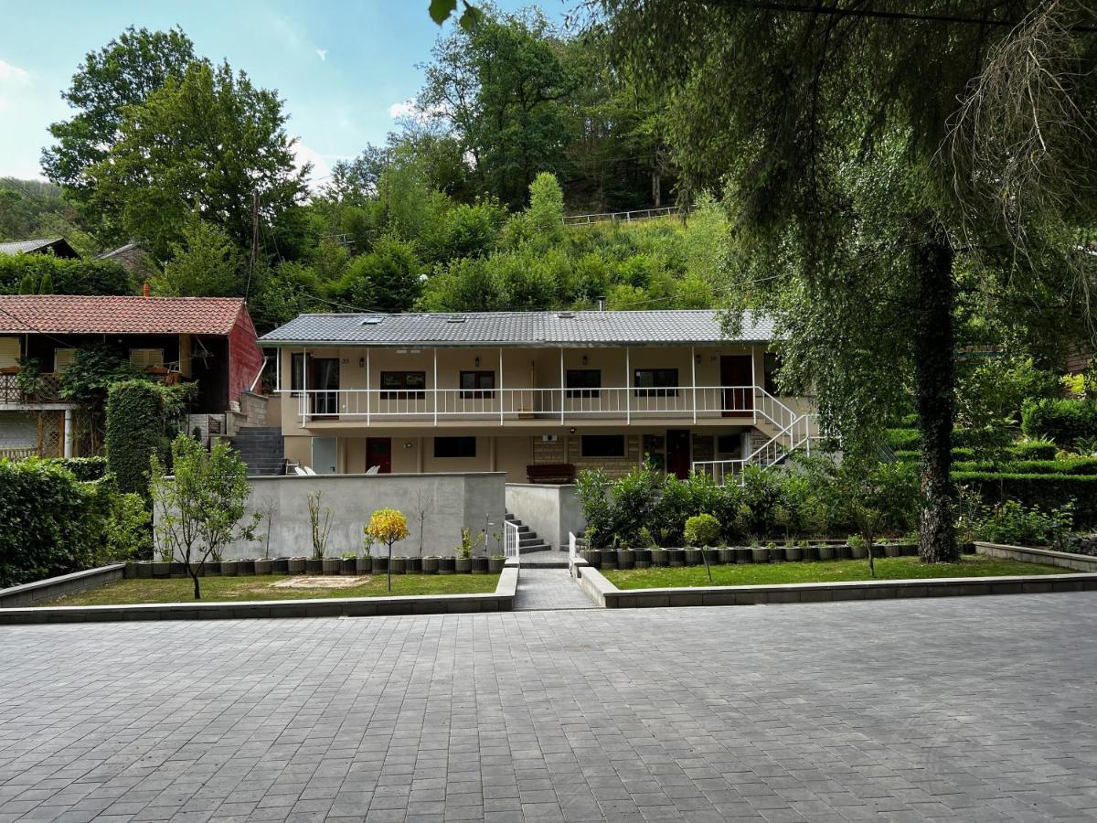 Laicas Lodge 迪尔巴克 外观 照片